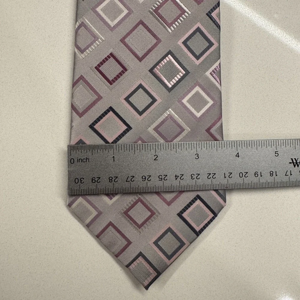 Geoffrey Beene Tie Gray Hand Made 100% Silk Neck Woven Geometric Casual‎